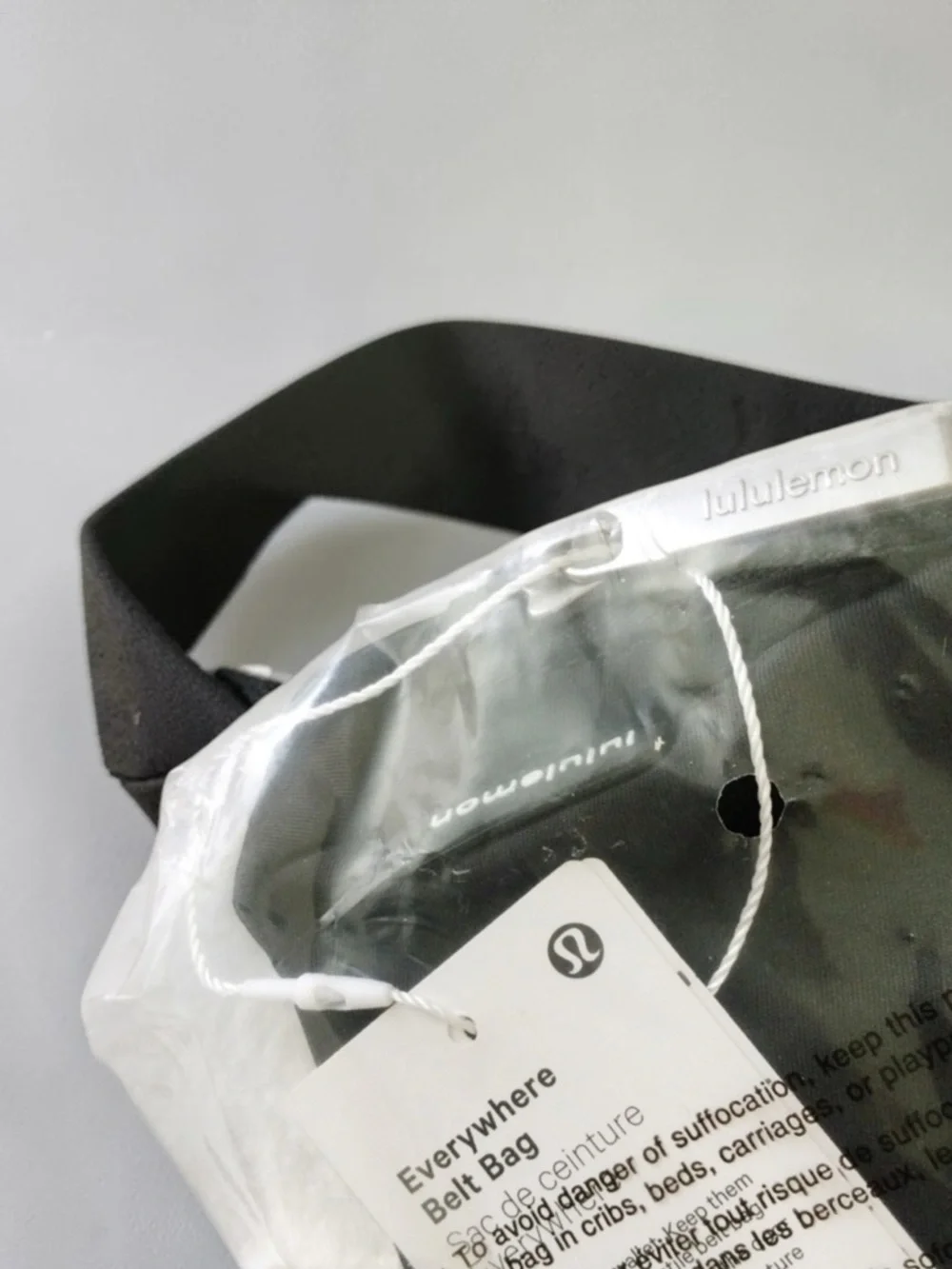 LULULEMON Everywhere Belt Bag – Black 1L, Extended Strap, NWT - Picture 8 of 11
